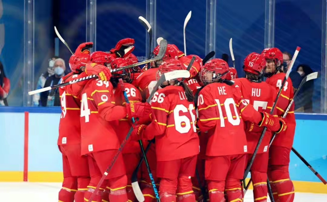 最新战报:冰球豪取连胜,冠军在望 最新战报:冰球豪取连胜,冠军在望