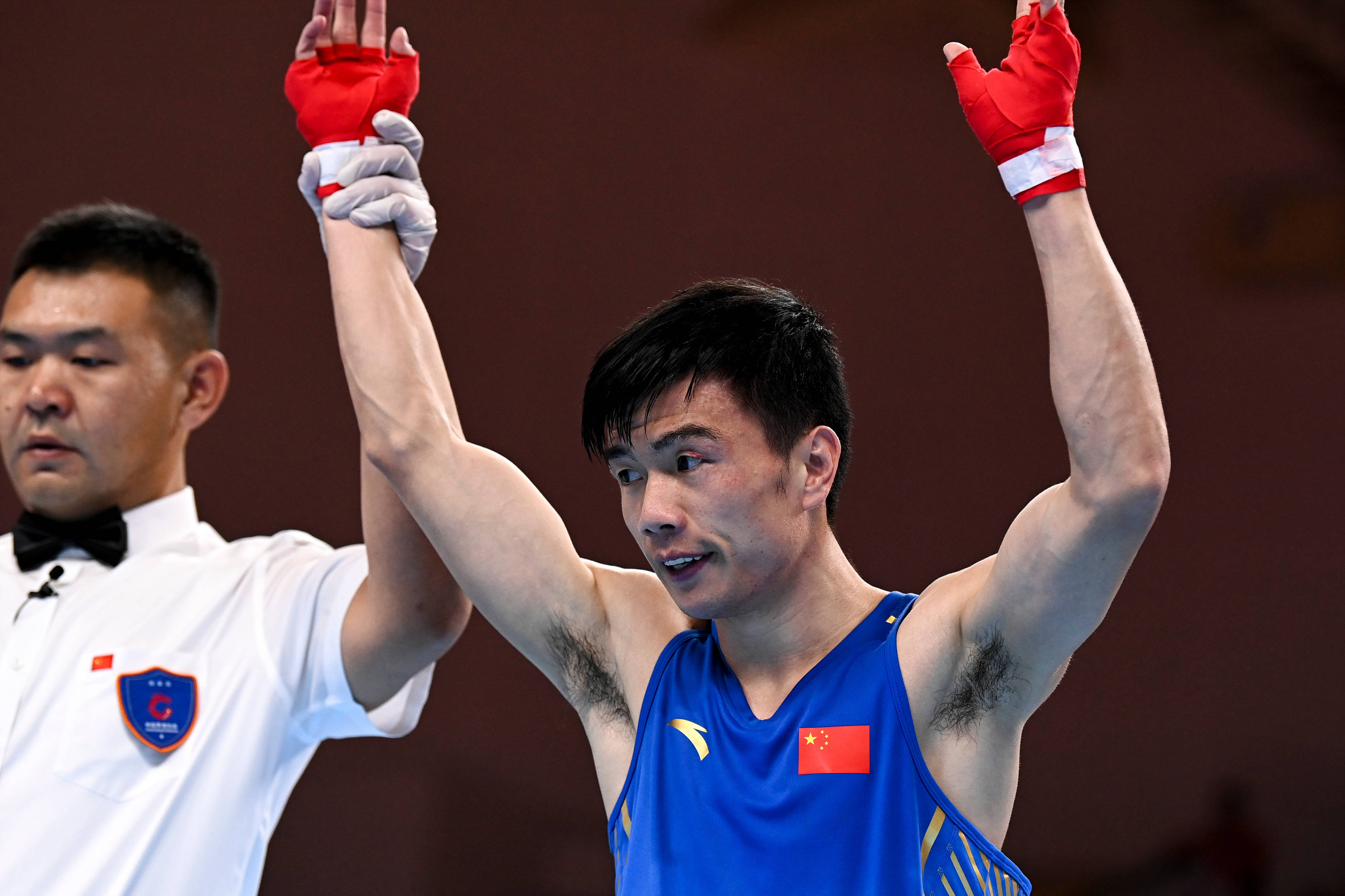 拳击队主教练发声，誓言带队登顶的简单介绍