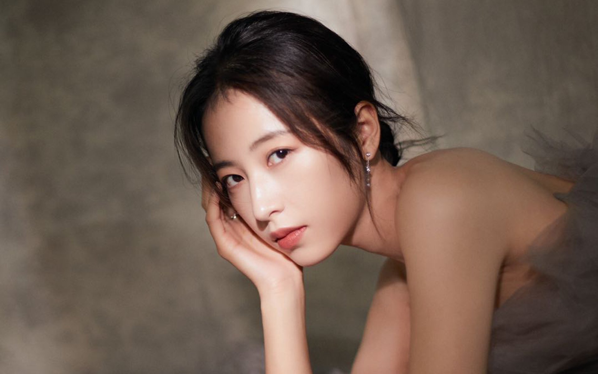 体育唯一性的两面，瞬间突破与永恒坚守