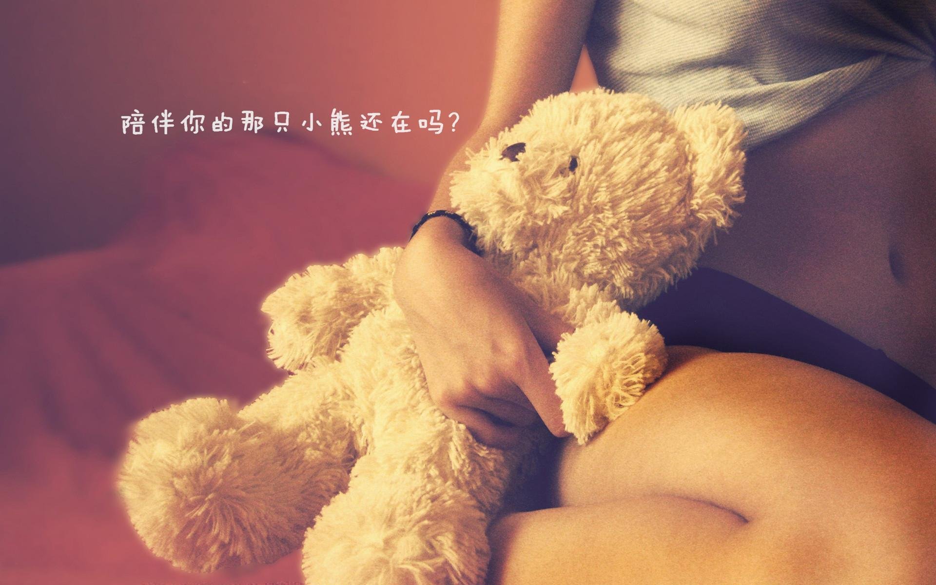 很有意思。将唯一性与一场虚构的未来足球比赛结合，需要我们从时间、空间、人物关系和竞技意义中挖掘出不可复制的瞬间